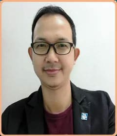 ผู้บริหารศูนย์ พงศ์ศักดิ์ ภาแกดำ